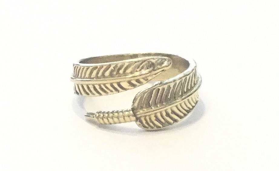 Urbiana - Feather Ring - Gold