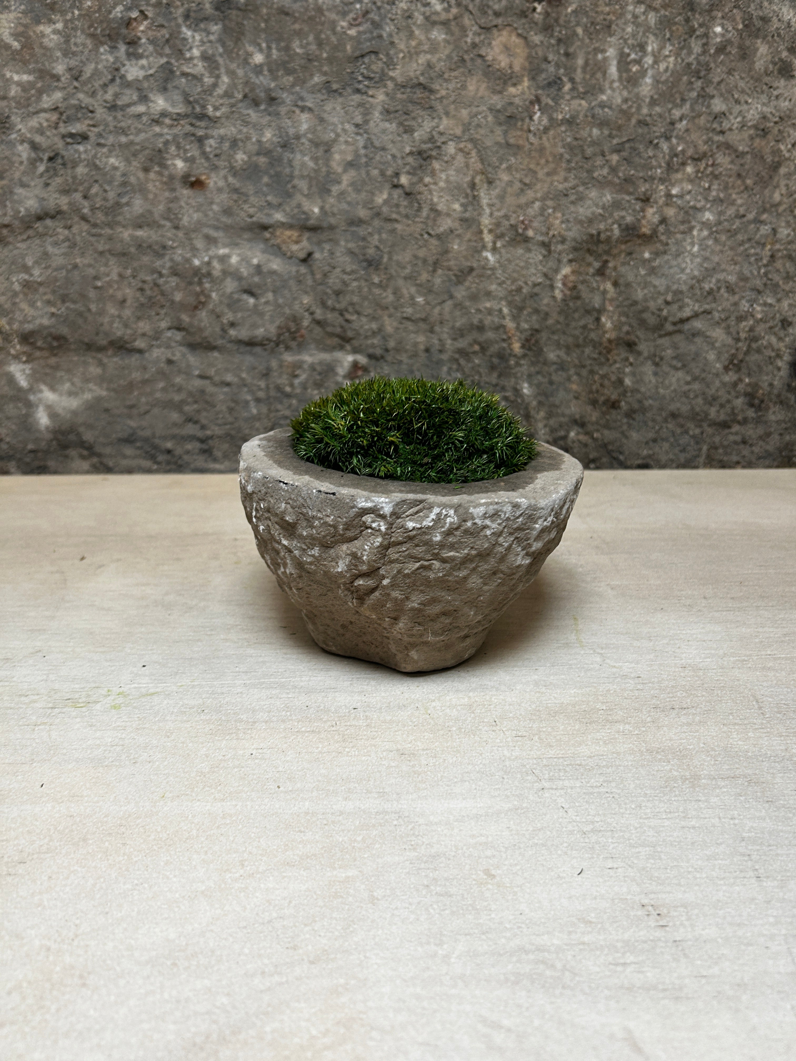 12 - Antique Stone Mortar With Moss Fr50