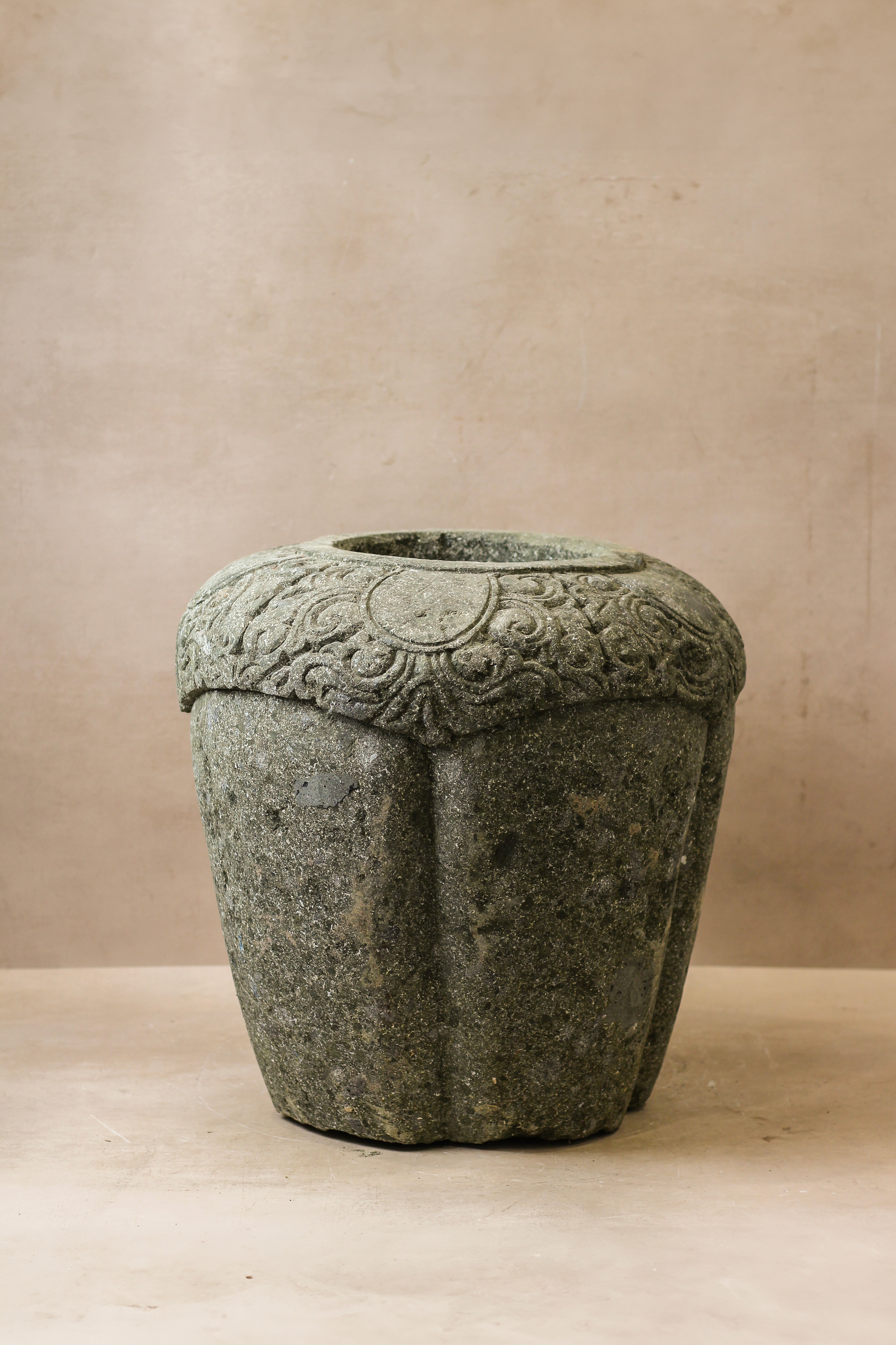 Botanicalboysuk - Vintage Decorative Stone Pot - No 1